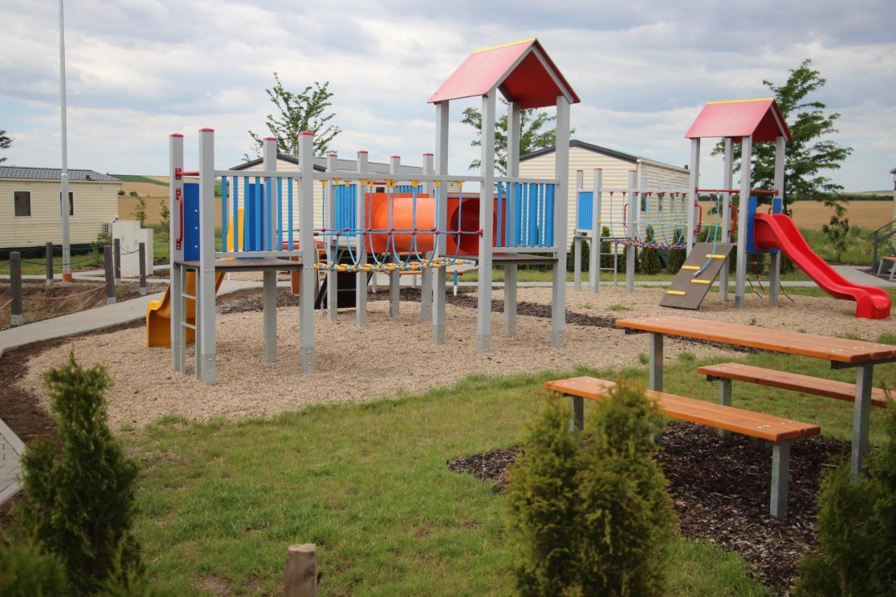 Merlin'S Camp Znojmo Zewnętrze zdjęcie