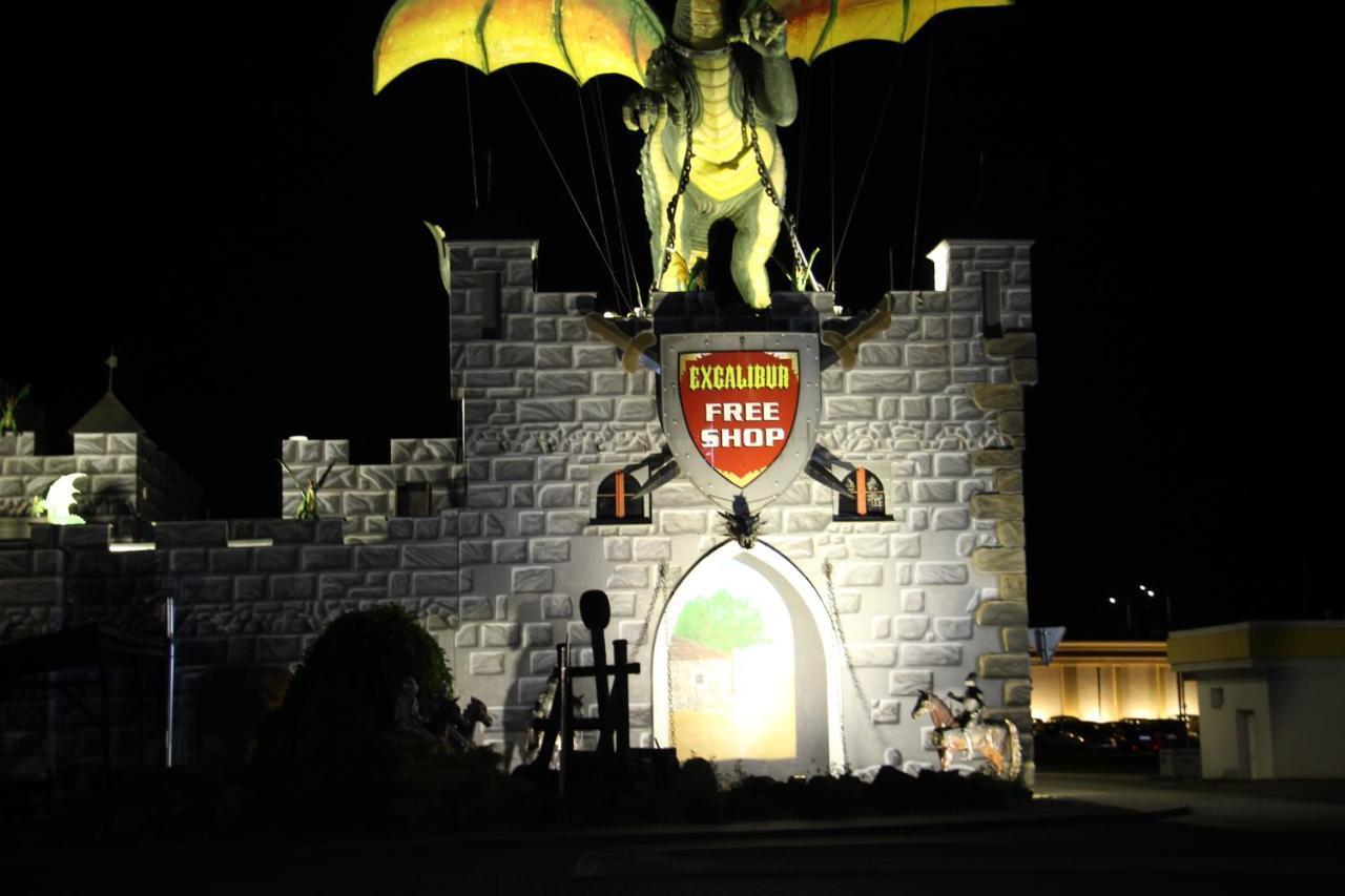 Merlin'S Camp Znojmo Zewnętrze zdjęcie