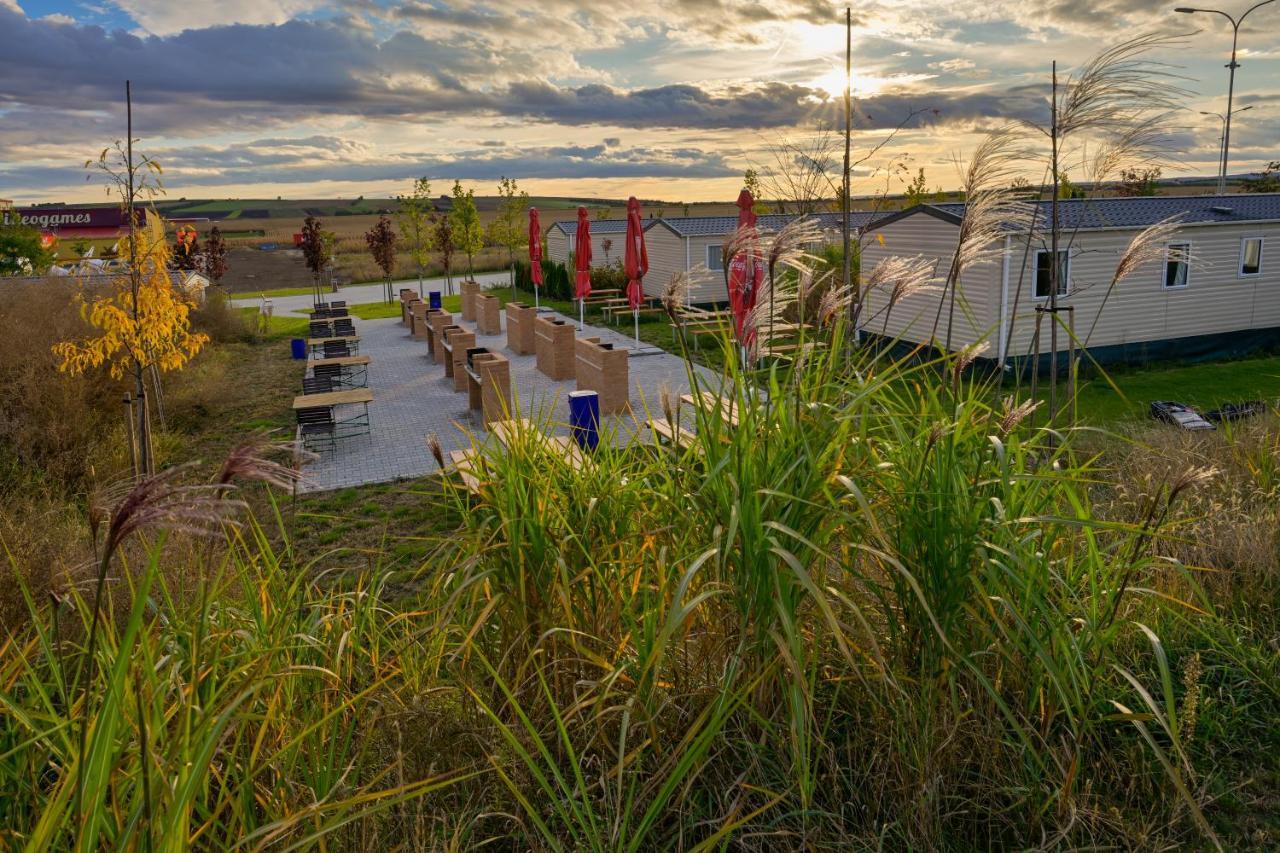 Merlin'S Camp Znojmo Zewnętrze zdjęcie